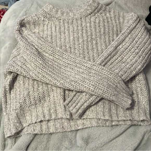 Grey cropped sweater from American eagle, barley worn - Picture 1 of 3